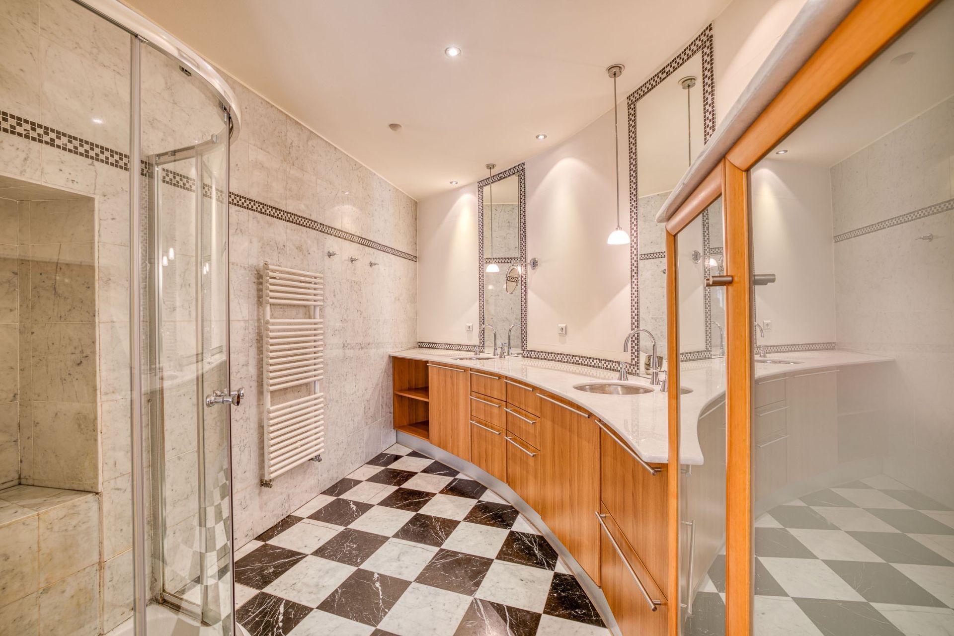 apartment 6 Rooms for sale on ANNECY (74000)