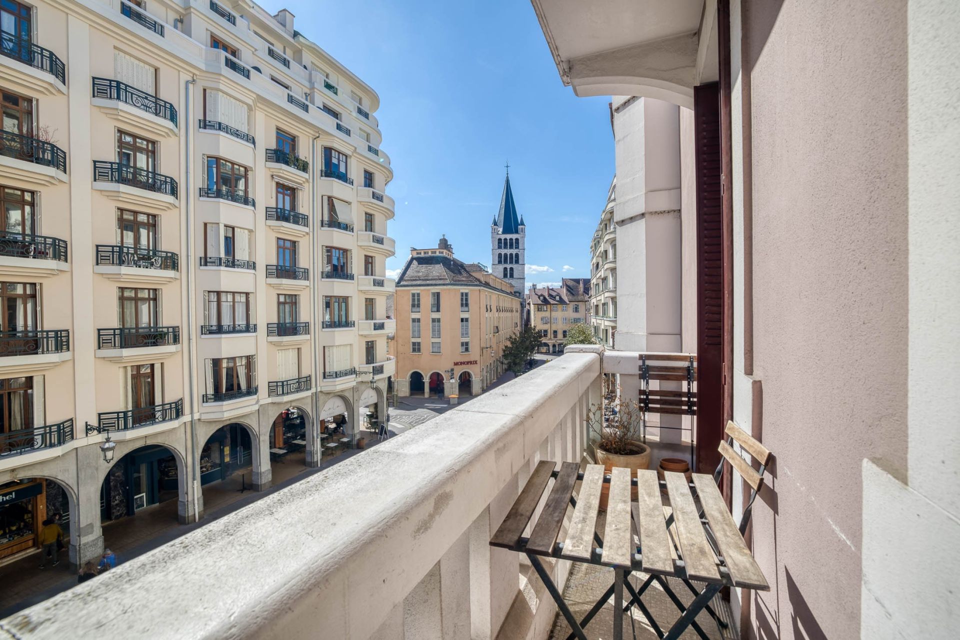 apartment 6 Rooms for sale on ANNECY (74000)