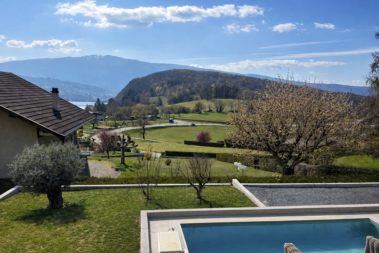 house 6 Rooms for sale on TALLOIRES (74290)