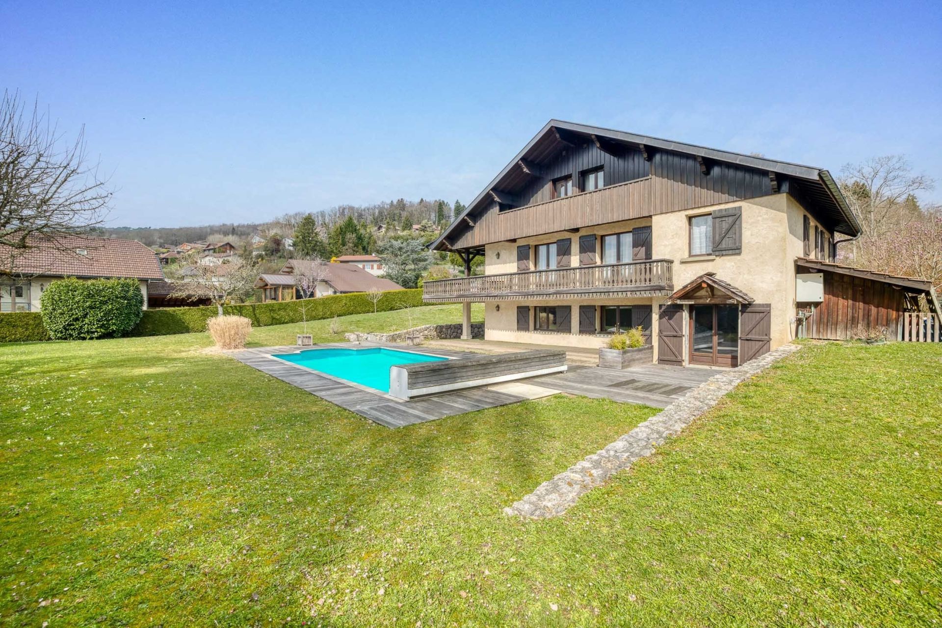 house 7 Rooms for sale on PRINGY (74370)