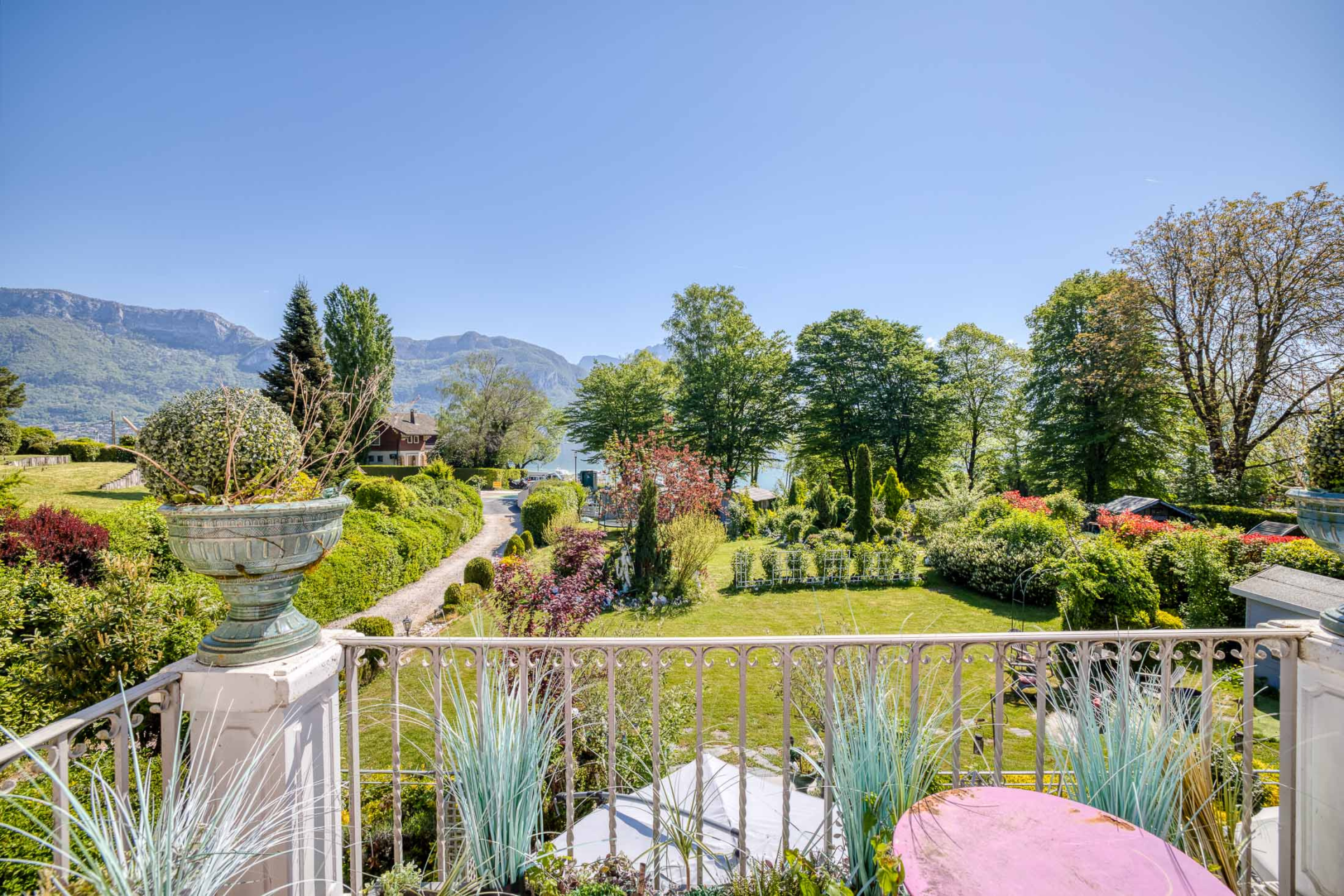 house 6 Rooms for sale on SEVRIER (74320)