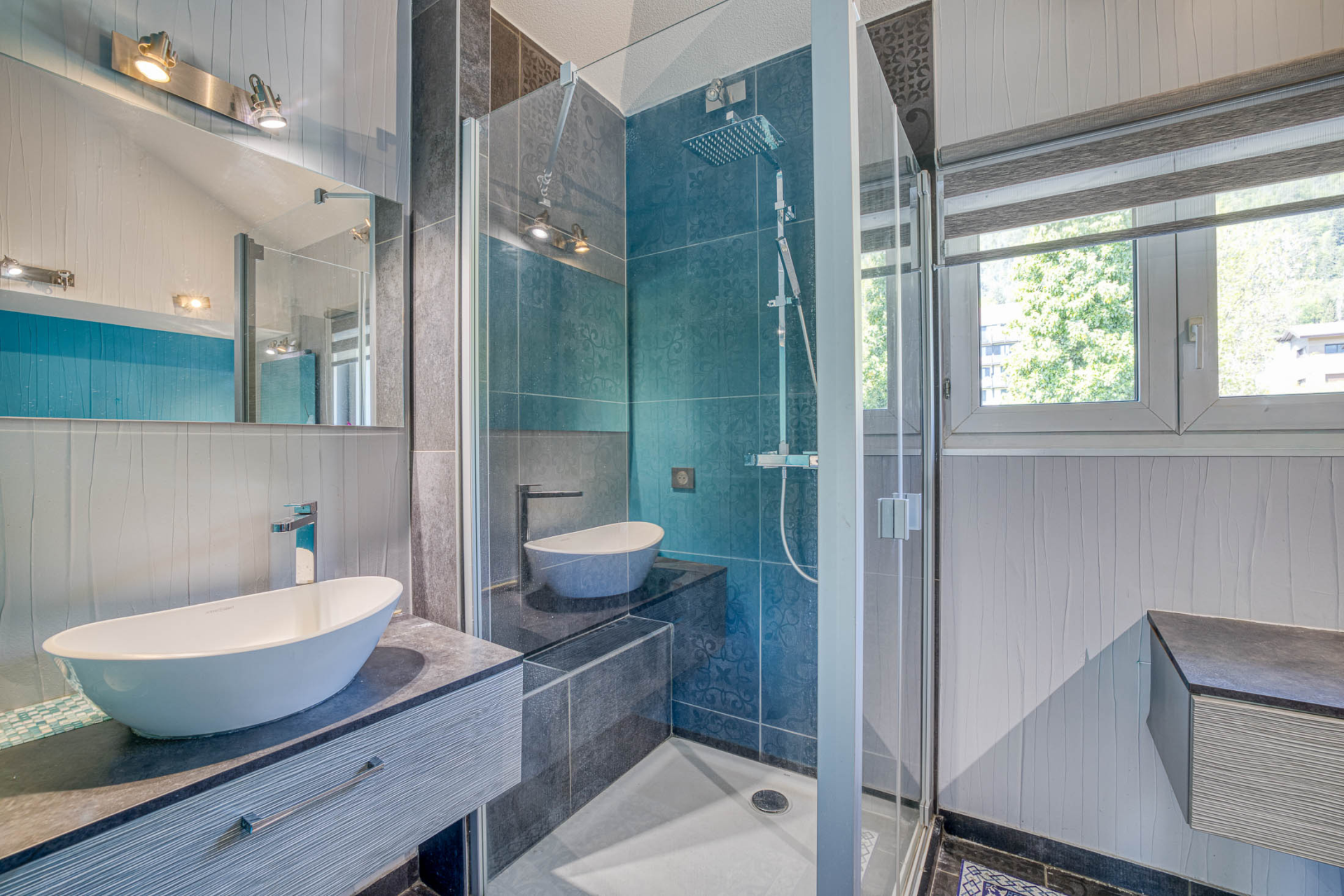 house 6 Rooms for sale on SEVRIER (74320)