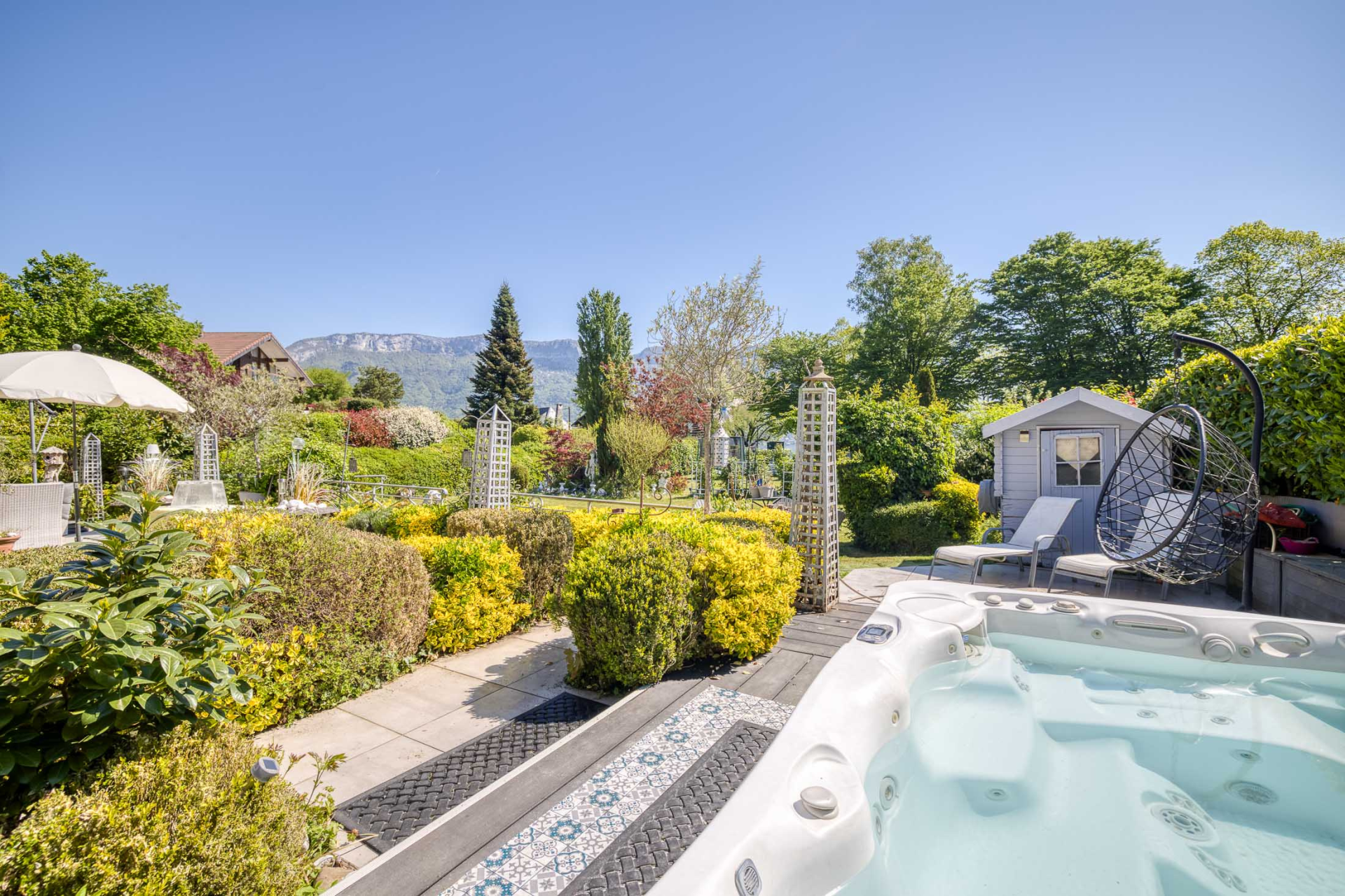 house 6 Rooms for sale on SEVRIER (74320)