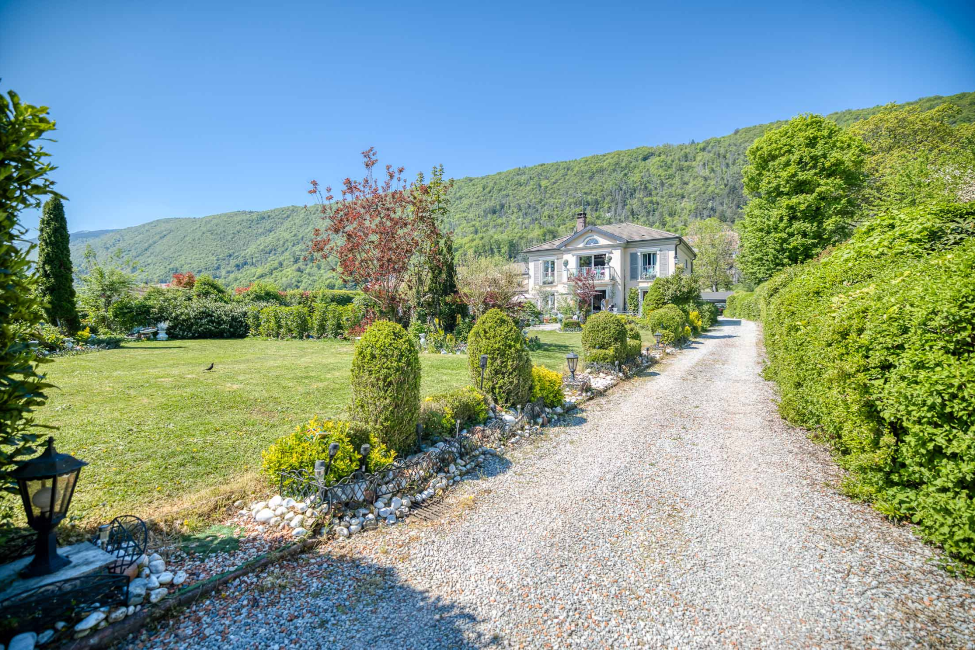 house 6 Rooms for sale on SEVRIER (74320)