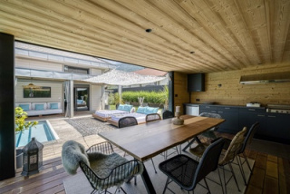 Outdoor kitchens : embracing the art of open-air living